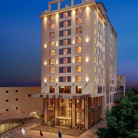 Doubletree By Hilton Varanasi Ngoại thất bức ảnh