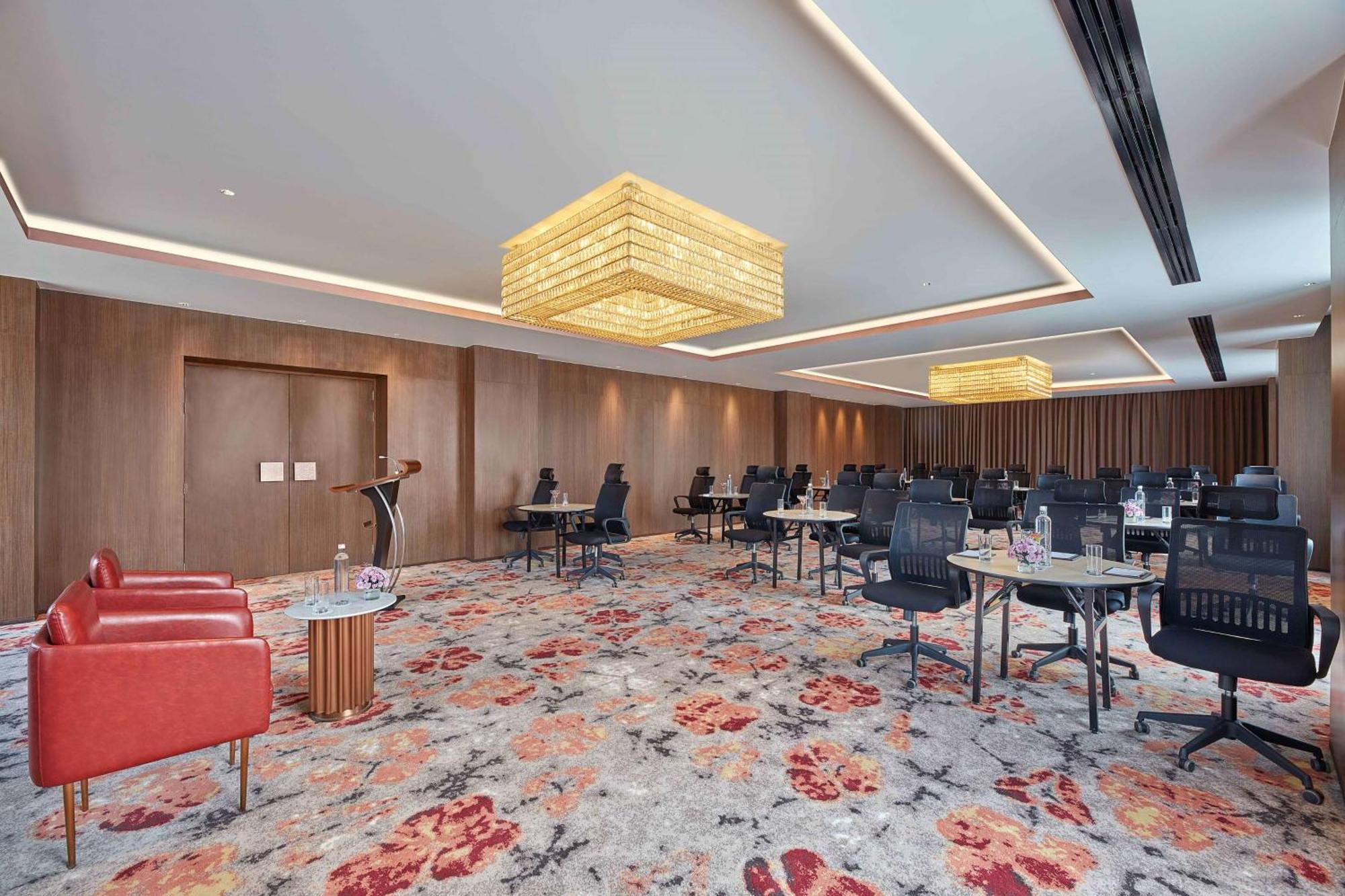 Doubletree By Hilton Varanasi Ngoại thất bức ảnh