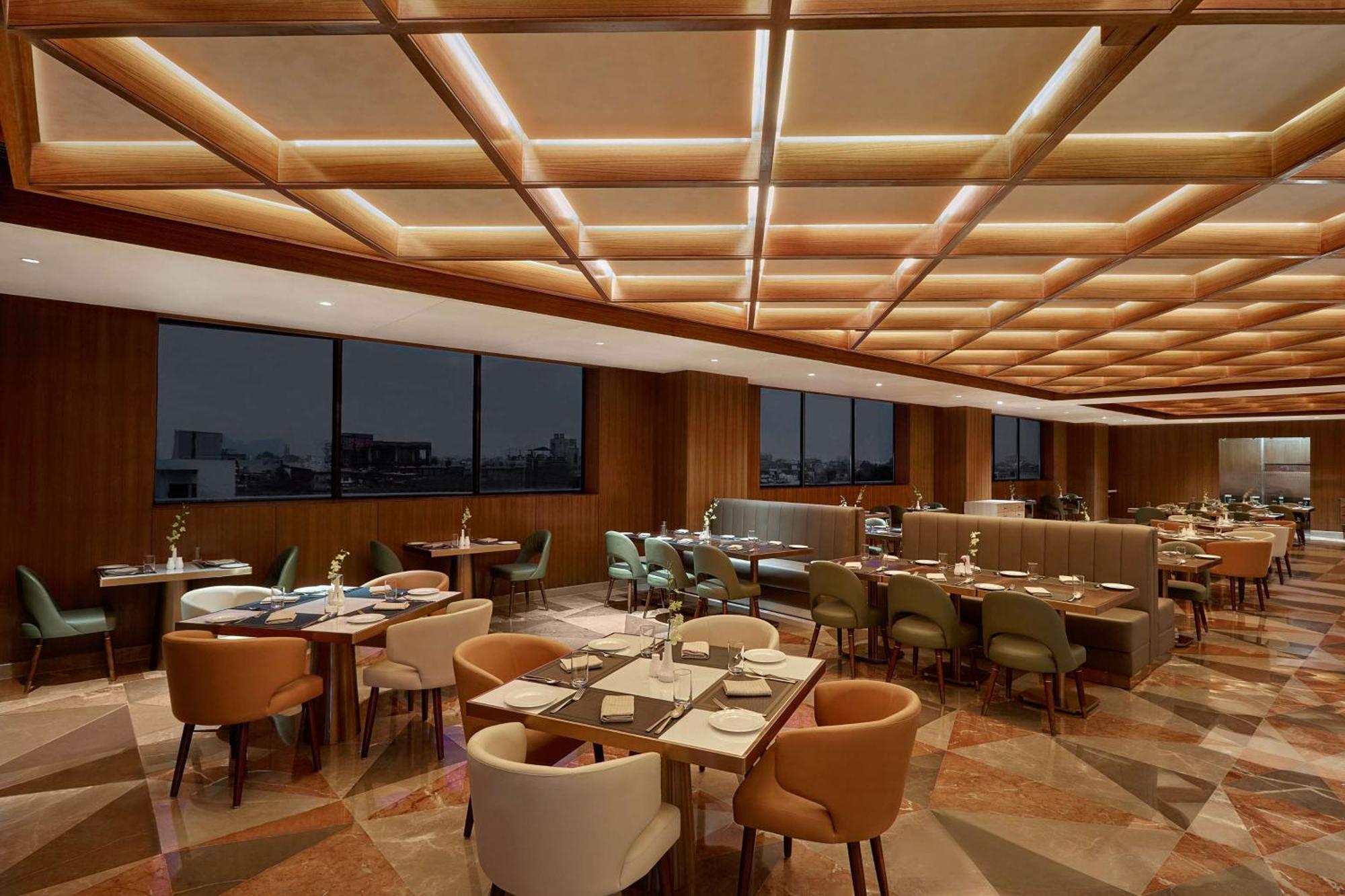 Doubletree By Hilton Varanasi Ngoại thất bức ảnh