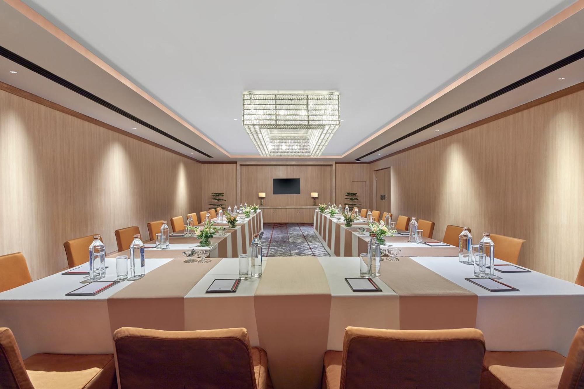 Doubletree By Hilton Varanasi Ngoại thất bức ảnh